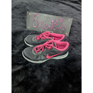 EUC Nike Shoes Black Pink 8